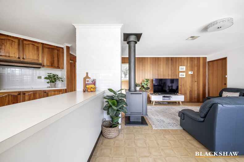 97 Cossington Smith Crescent Lyneham