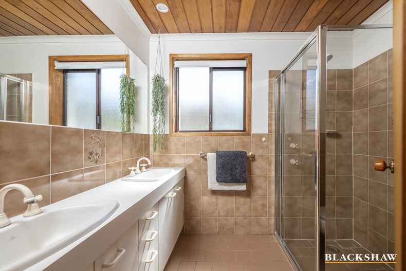 97 Cossington Smith Crescent Lyneham