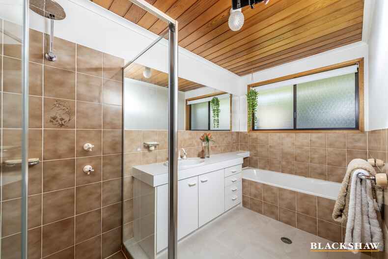 97 Cossington Smith Crescent Lyneham