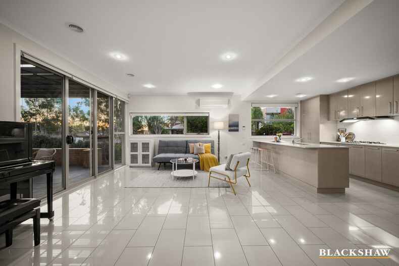 27 Abena Avenue Crace 27 Abena Avenue Crace