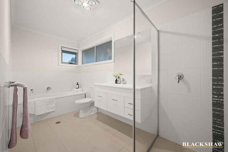 27 Abena Avenue Crace 27 Abena Avenue Crace