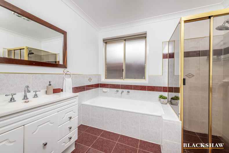 5 Clara Close Amaroo 5 Clara Close Amaroo