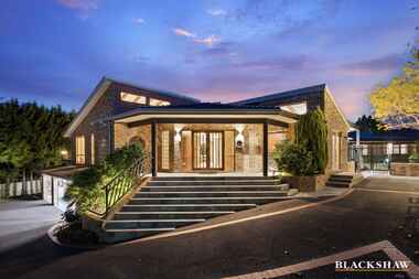 30 Pindari Crescent O'Malley