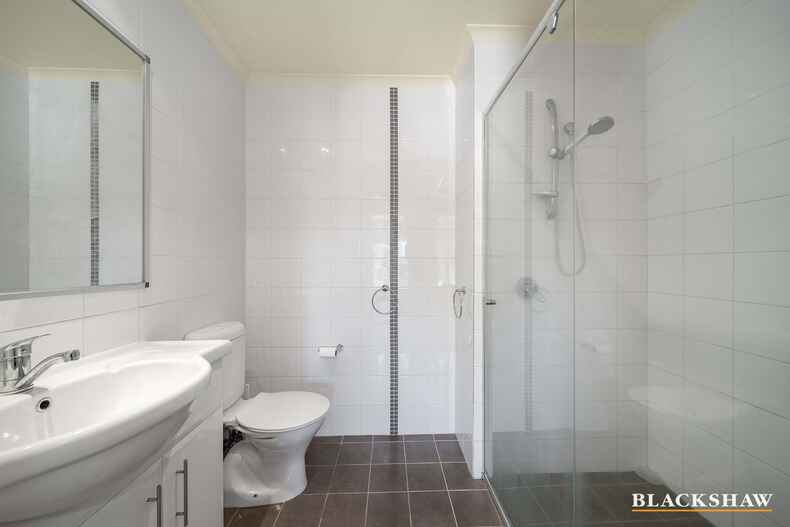 4/10 Coolac Place Braddon