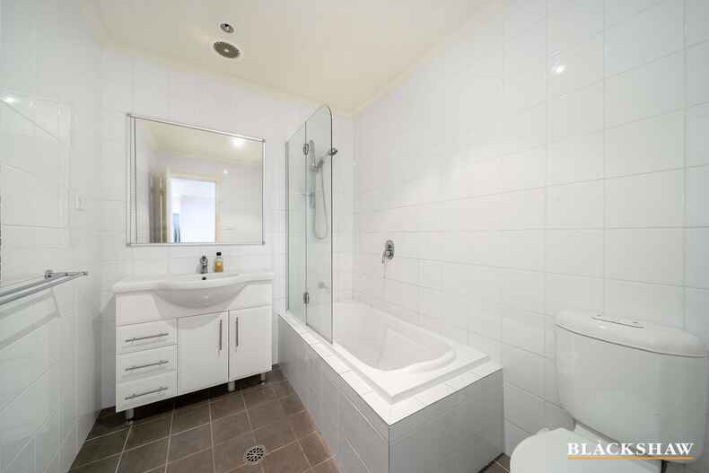 4/10 Coolac Place Braddon