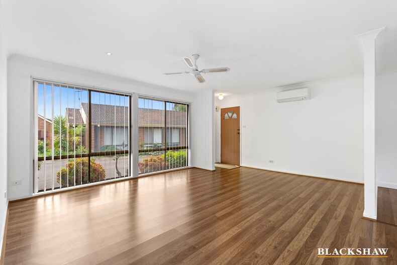 6/4 Eric Fenning Drive Surf Beach