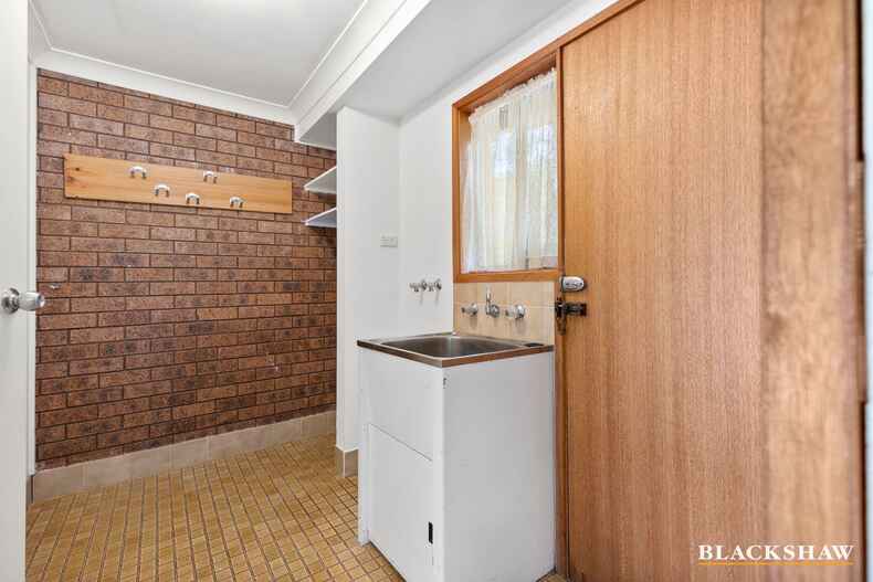 6/4 Eric Fenning Drive Surf Beach