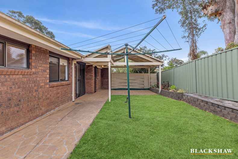 6/4 Eric Fenning Drive Surf Beach