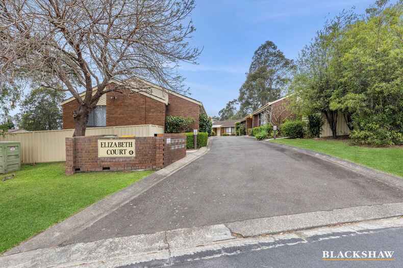 6/4 Eric Fenning Drive Surf Beach