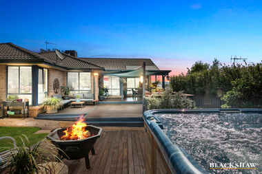 39 Macadamia Close Jerrabomberra