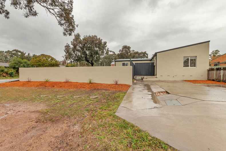 8 Jenner Court Wanniassa