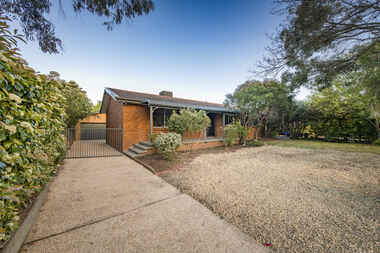 8 Mackinolty Street Scullin