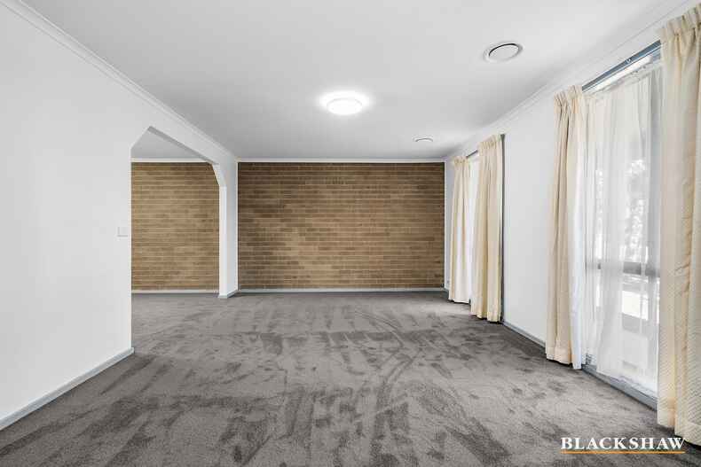 10/27 Lightfoot Crescent Florey 10/27 Lightfoot Crescent Florey