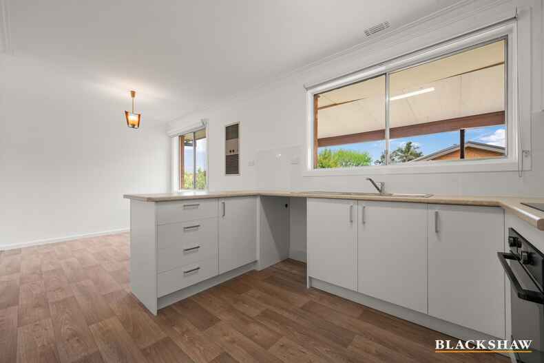 8 Michael Parade Karabar