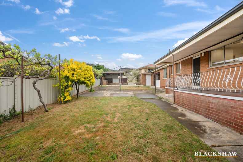 8 Michael Parade Karabar