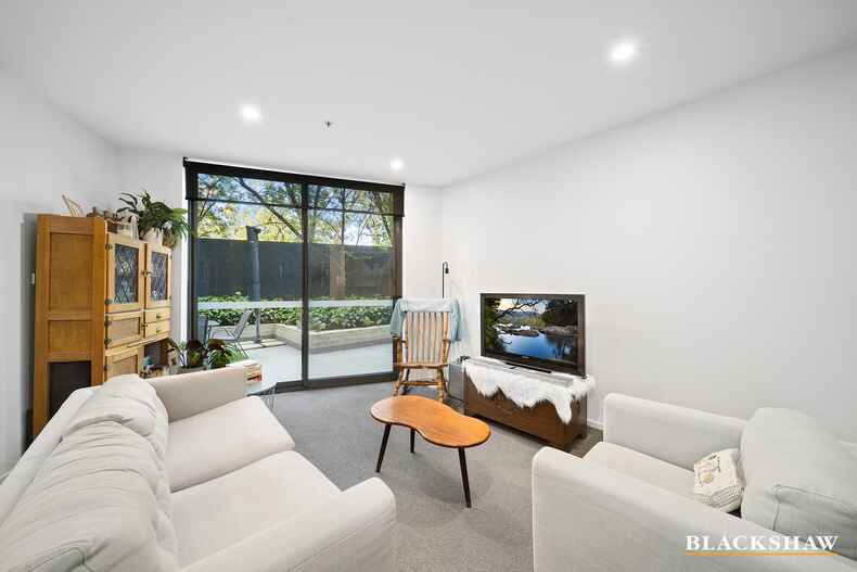 254/7 Irving Street Phillip