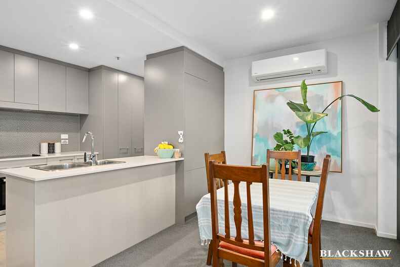 254/7 Irving Street Phillip