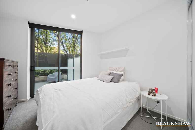 254/7 Irving Street Phillip