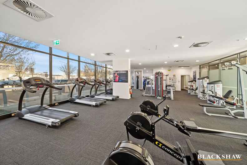 254/7 Irving Street Phillip