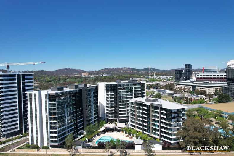 254/7 Irving Street Phillip