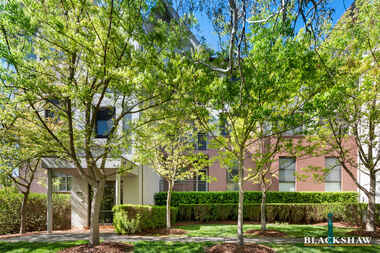1/2 Eldridge Crescent Garran