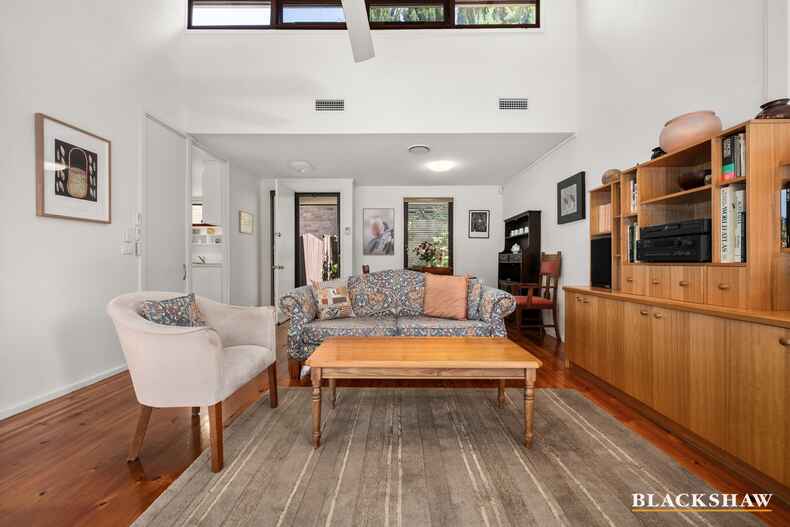 37 Barnet Close Phillip