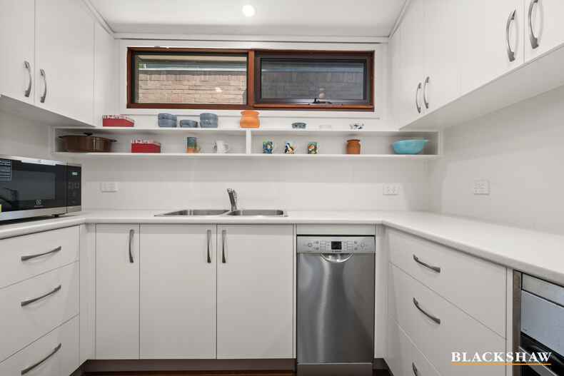 37 Barnet Close Phillip