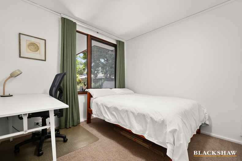 37 Barnet Close Phillip