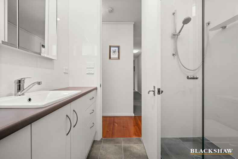 37 Barnet Close Phillip