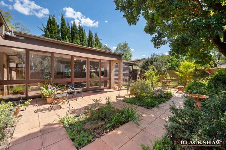 37 Barnet Close Phillip