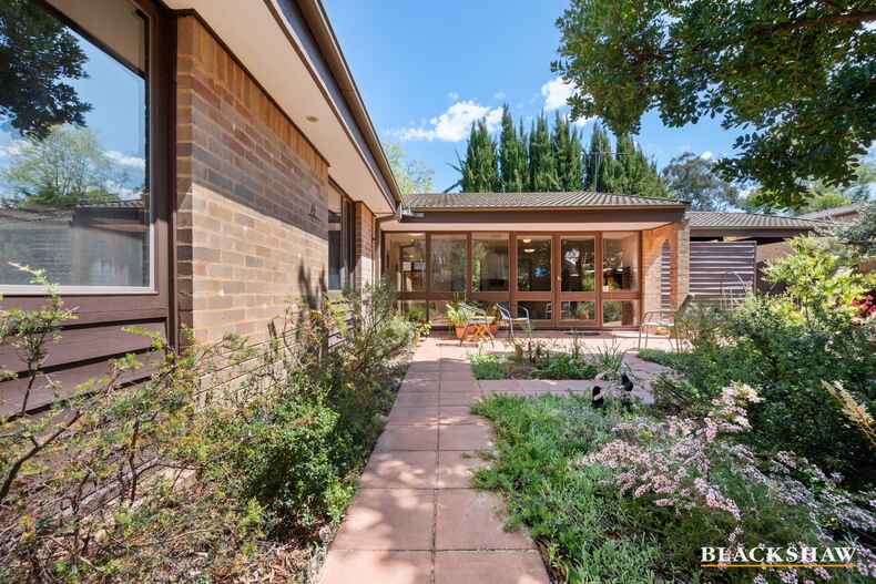 37 Barnet Close Phillip