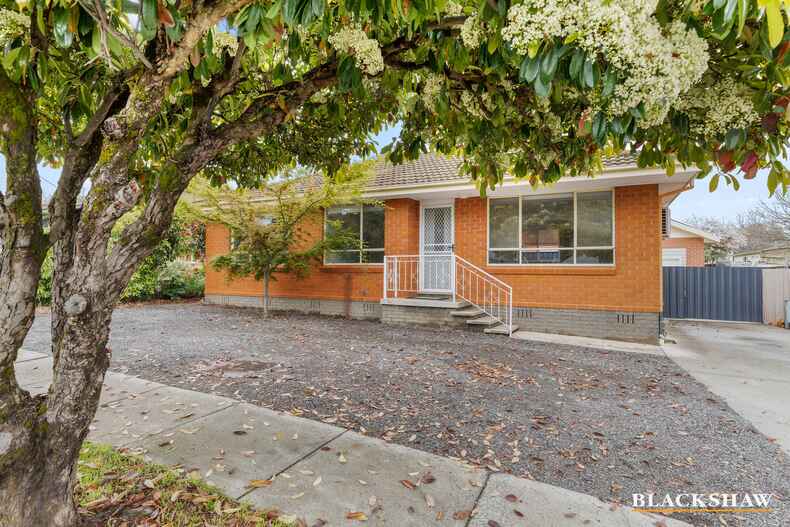 32 Christopher Crescent Queanbeyan