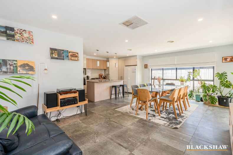 24 Harold White Avenue Coombs 24 Harold White Avenue Coombs