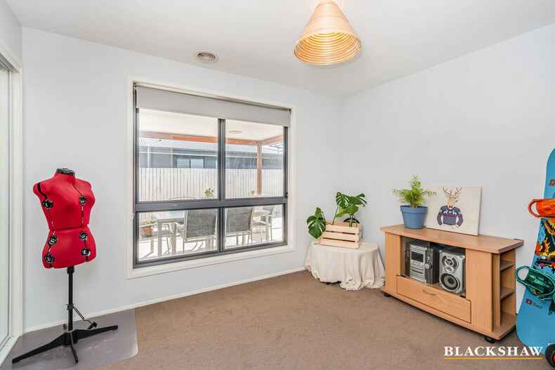 24 Harold White Avenue Coombs 24 Harold White Avenue Coombs