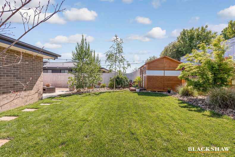 24 Harold White Avenue Coombs 24 Harold White Avenue Coombs