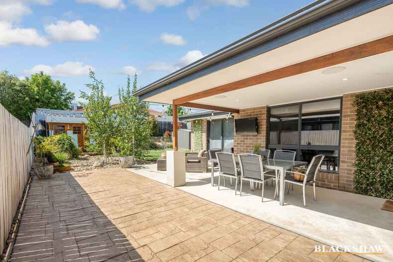 24 Harold White Avenue Coombs 24 Harold White Avenue Coombs