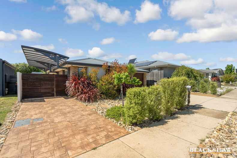 24 Harold White Avenue Coombs 24 Harold White Avenue Coombs