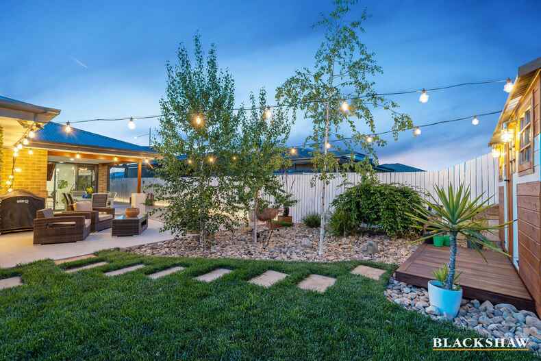 24 Harold White Avenue Coombs 24 Harold White Avenue Coombs