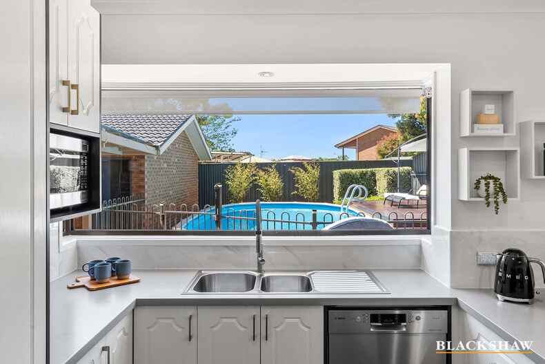 75 Summerville Crescent Florey 75 Summerville Crescent Florey