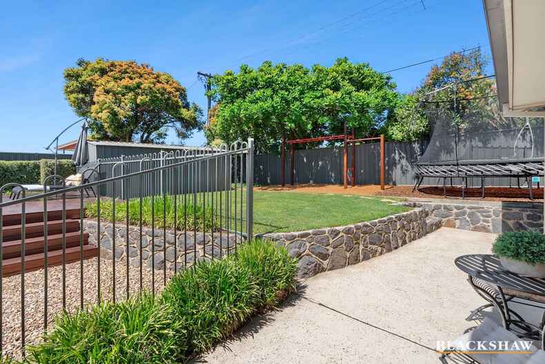 75 Summerville Crescent Florey 75 Summerville Crescent Florey