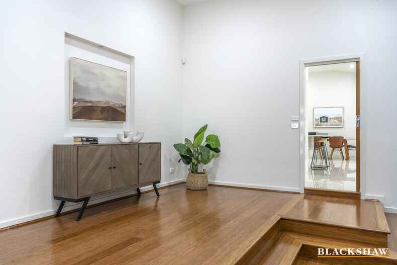 6 Pearl Gibbs Circuit Bonner