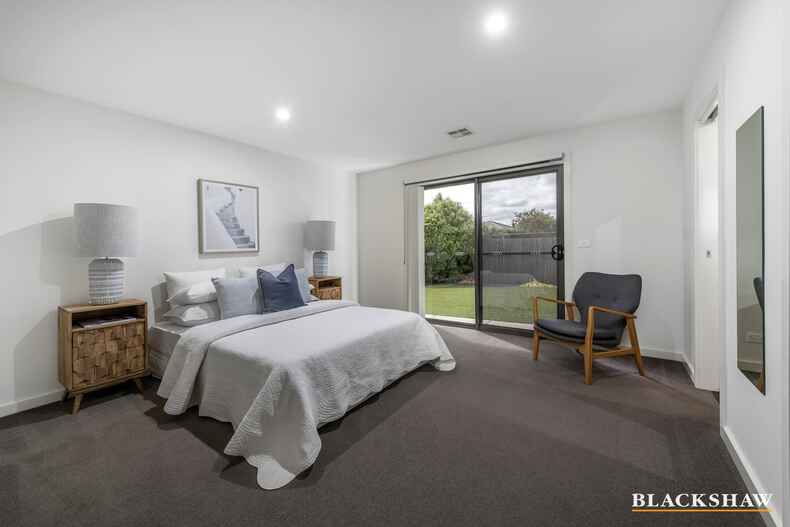 6 Pearl Gibbs Circuit Bonner