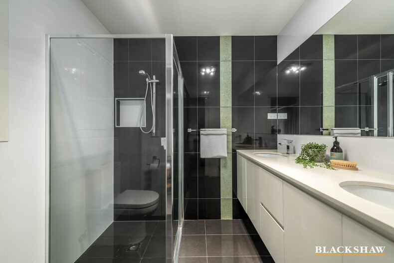 6 Pearl Gibbs Circuit Bonner