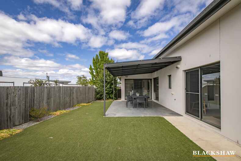 6 Pearl Gibbs Circuit Bonner