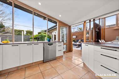 15 Glossop Crescent Campbell