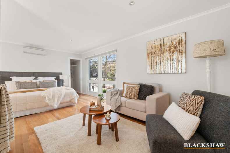 33 Getting Crescent Campbell 33 Getting Crescent Campbell