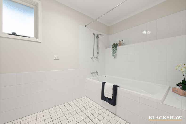 33 Getting Crescent Campbell 33 Getting Crescent Campbell