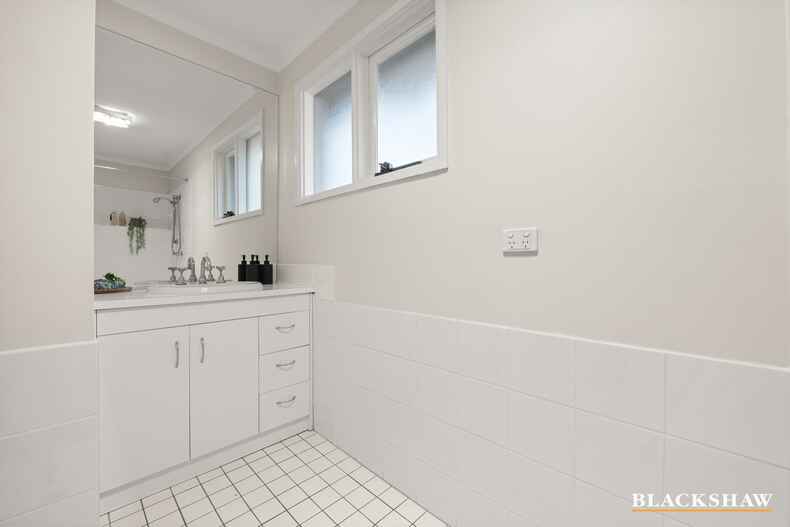 33 Getting Crescent Campbell 33 Getting Crescent Campbell