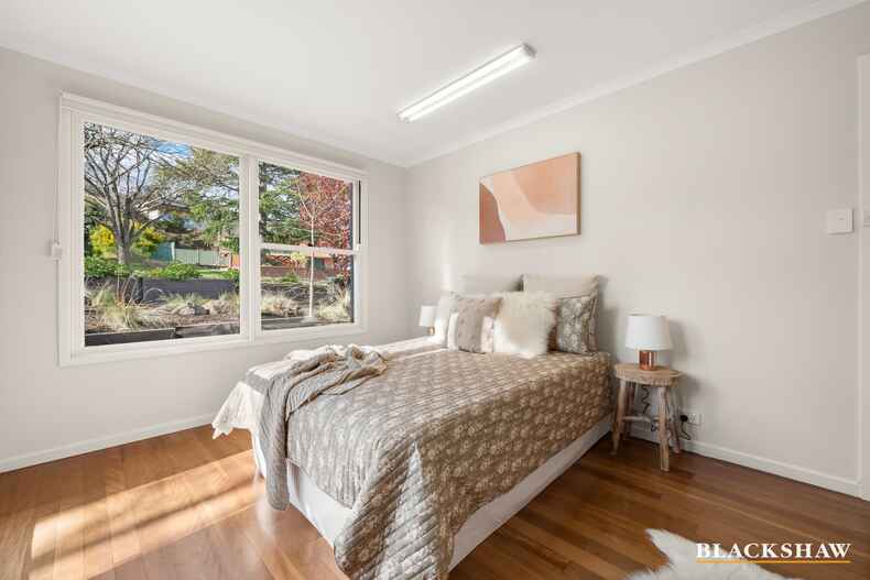 33 Getting Crescent Campbell 33 Getting Crescent Campbell