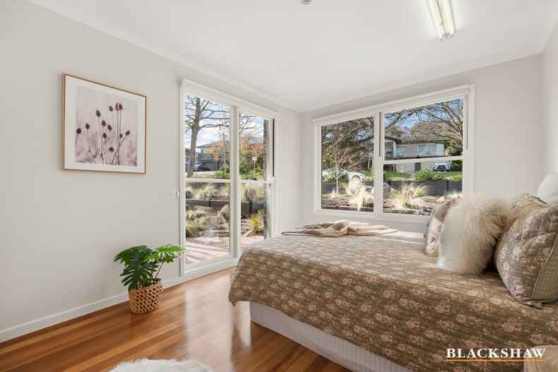 33 Getting Crescent Campbell 33 Getting Crescent Campbell